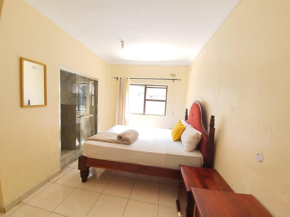 The Palace Guest House Harare Exteriör bild