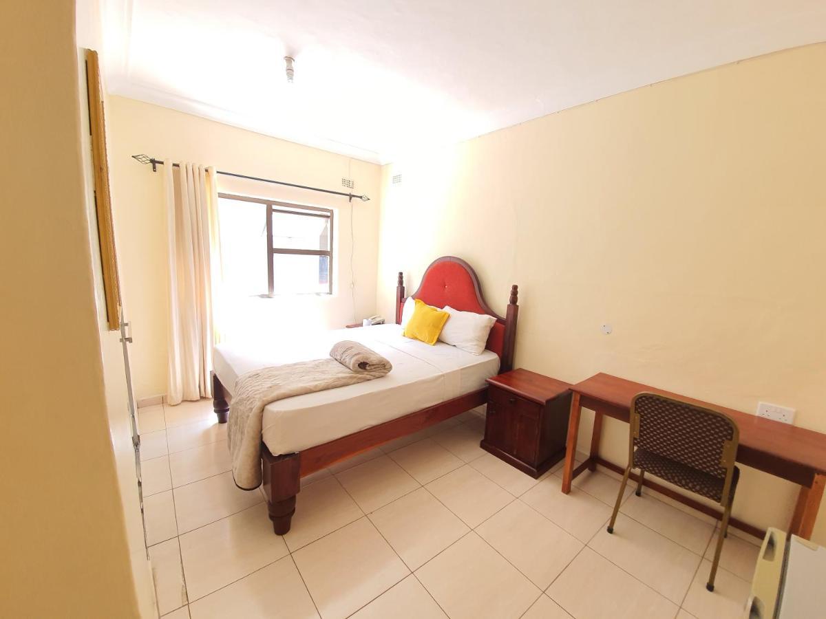 The Palace Guest House Harare Exteriör bild