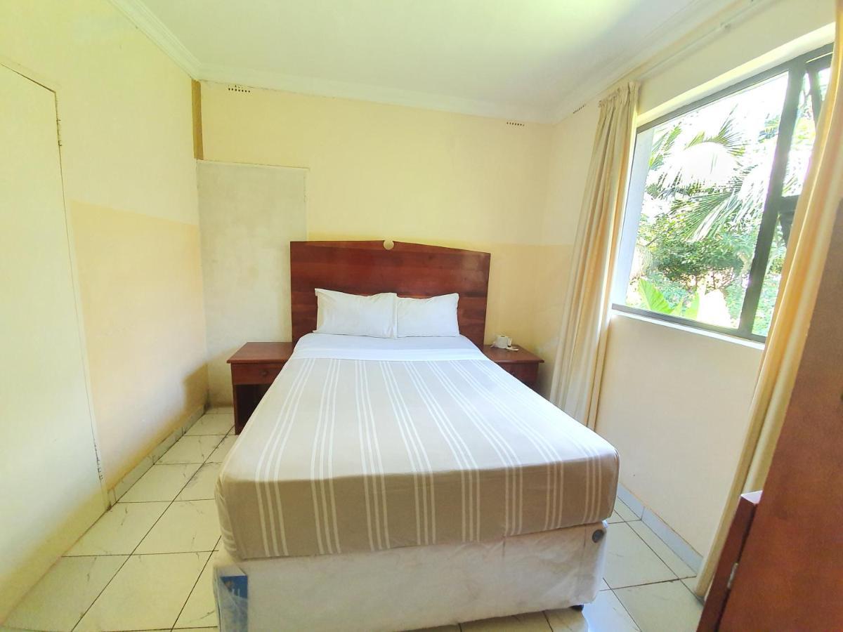 The Palace Guest House Harare Exteriör bild