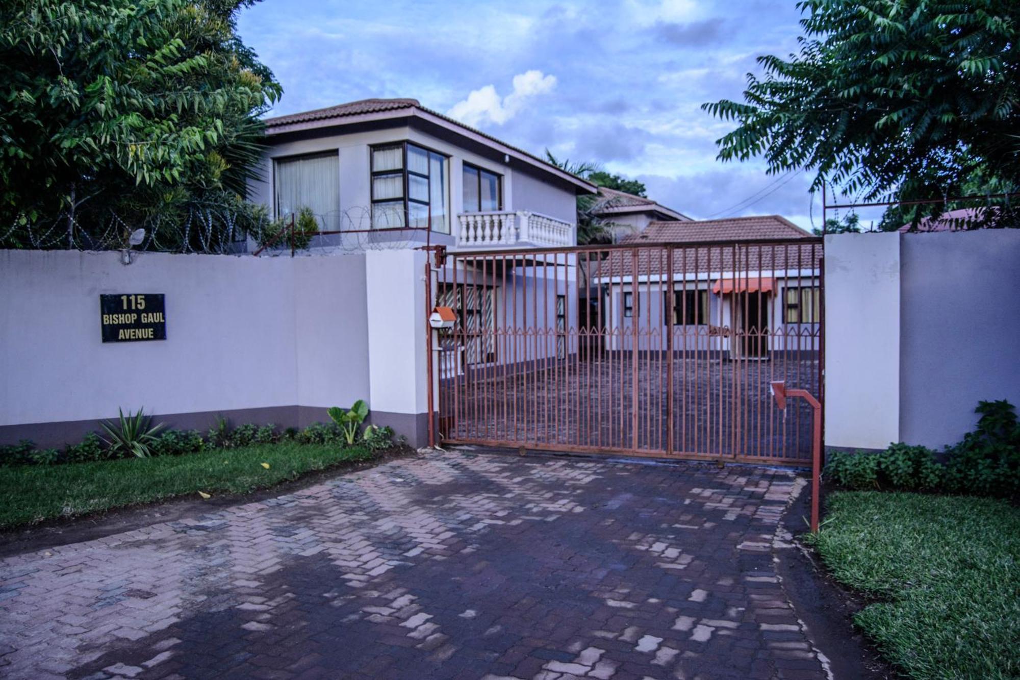 The Palace Guest House Harare Exteriör bild