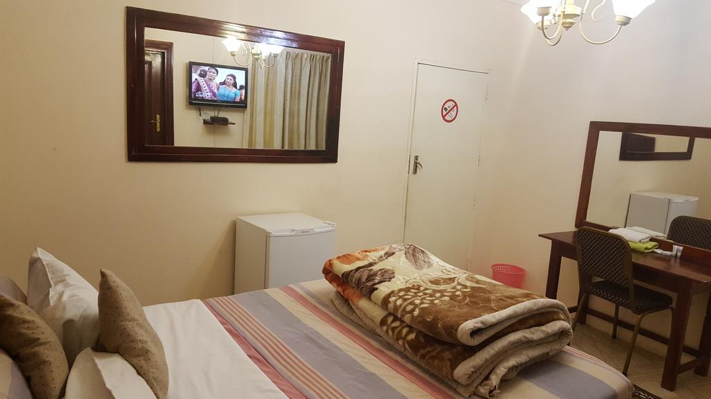 The Palace Guest House Harare Exteriör bild