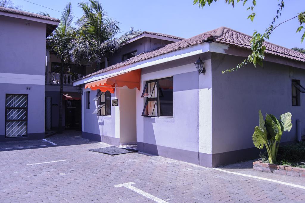 The Palace Guest House Harare Exteriör bild