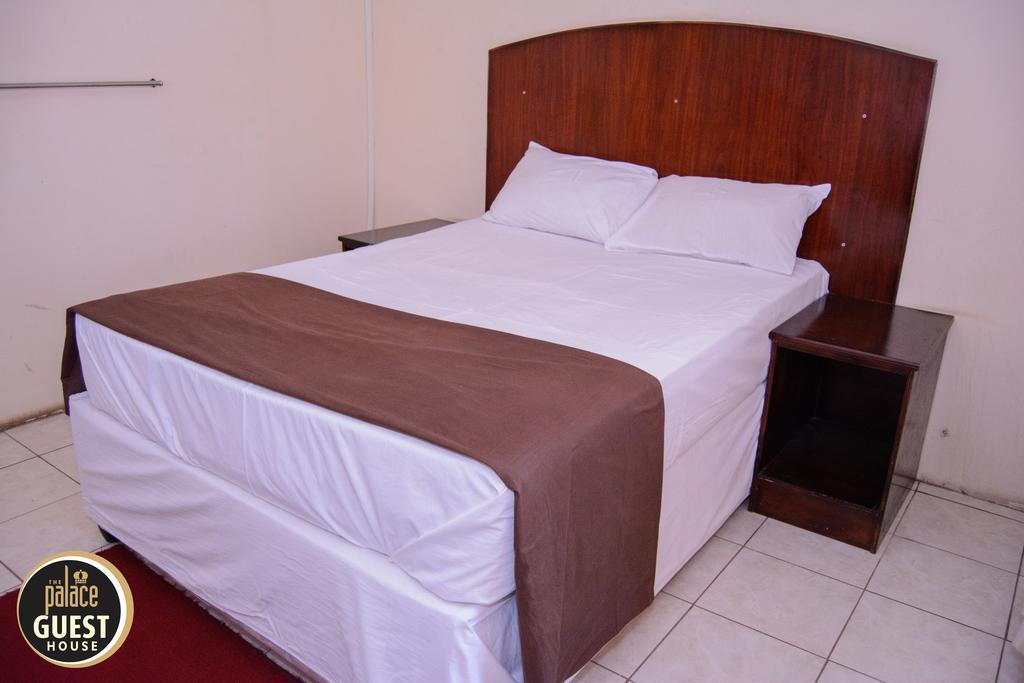 The Palace Guest House Harare Exteriör bild